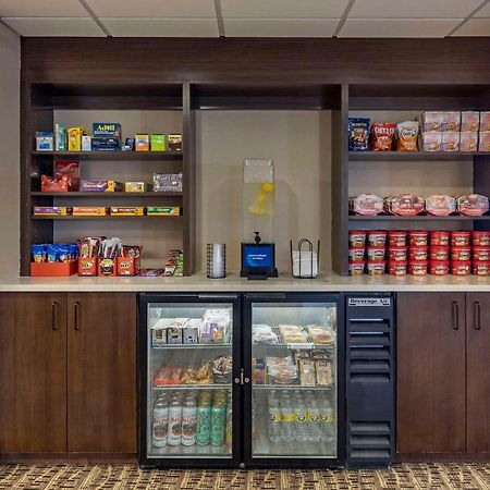 Comfort Inn & Suites Gateway To Glacier National Park Шелби Екстериор снимка