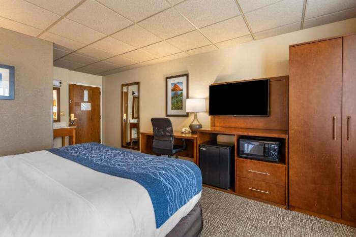 Comfort Inn & Suites Gateway To Glacier National Park Шелби Стая снимка