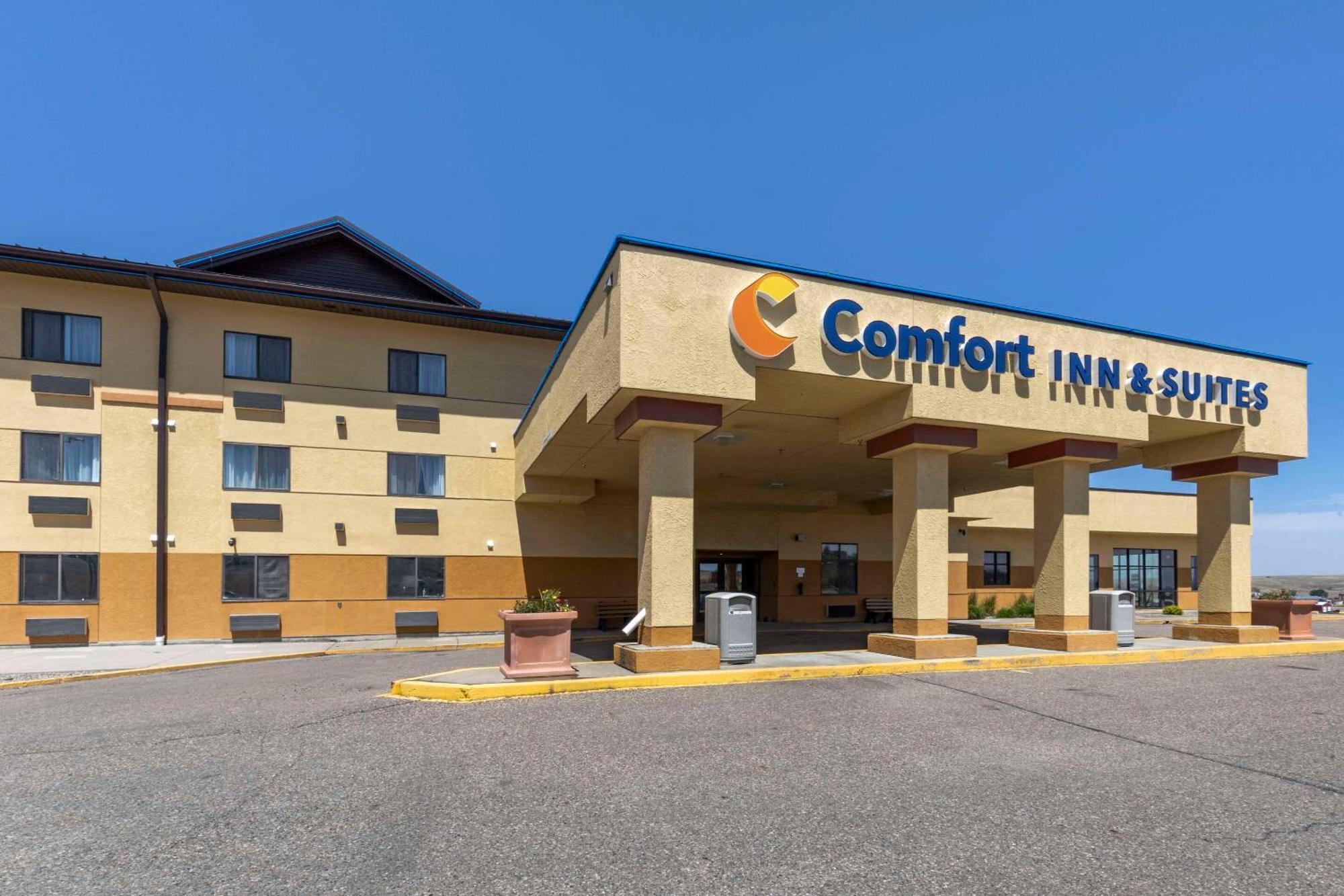 Comfort Inn & Suites Gateway To Glacier National Park Шелби Екстериор снимка